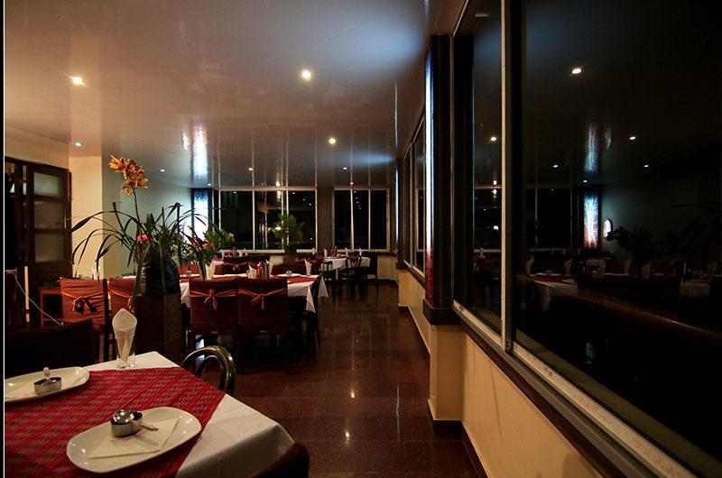 Jain Group Hotel Royal Residency Ґанґток Екстер'єр фото