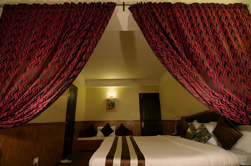 Jain Group Hotel Royal Residency Ґанґток Екстер'єр фото