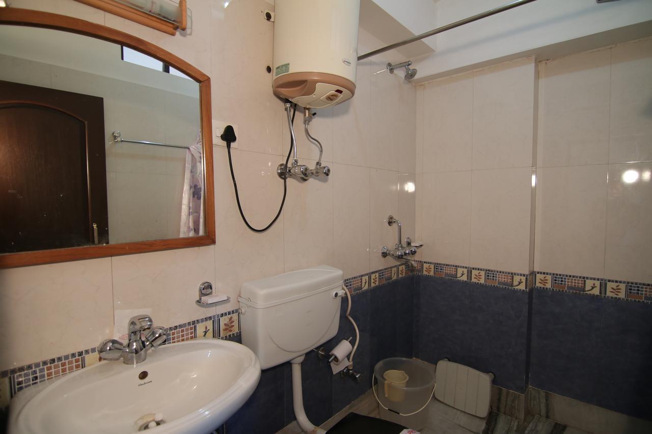 Jain Group Hotel Royal Residency Ґанґток Екстер'єр фото