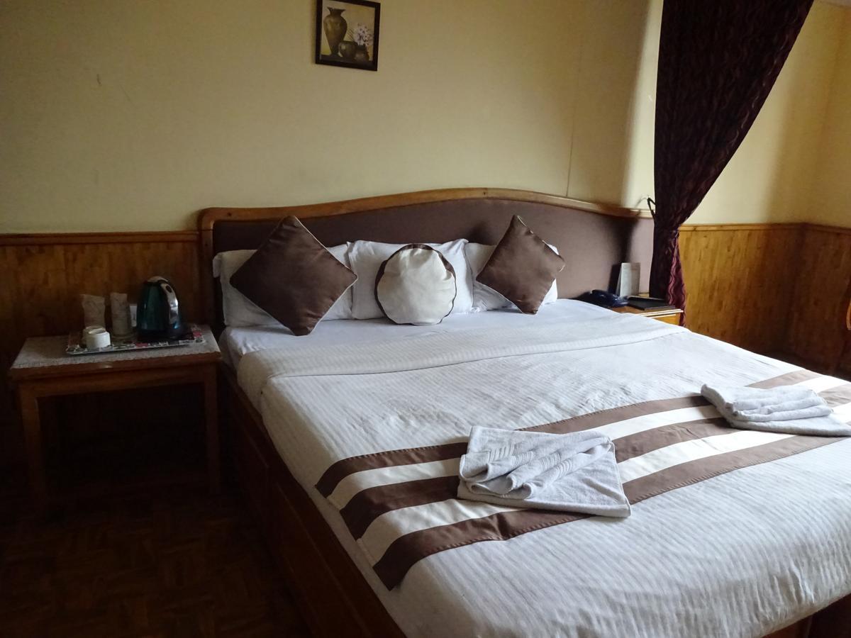 Jain Group Hotel Royal Residency Ґанґток Екстер'єр фото