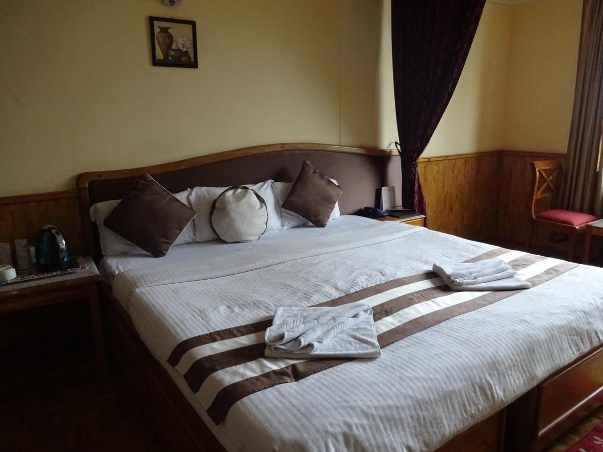 Jain Group Hotel Royal Residency Ґанґток Екстер'єр фото