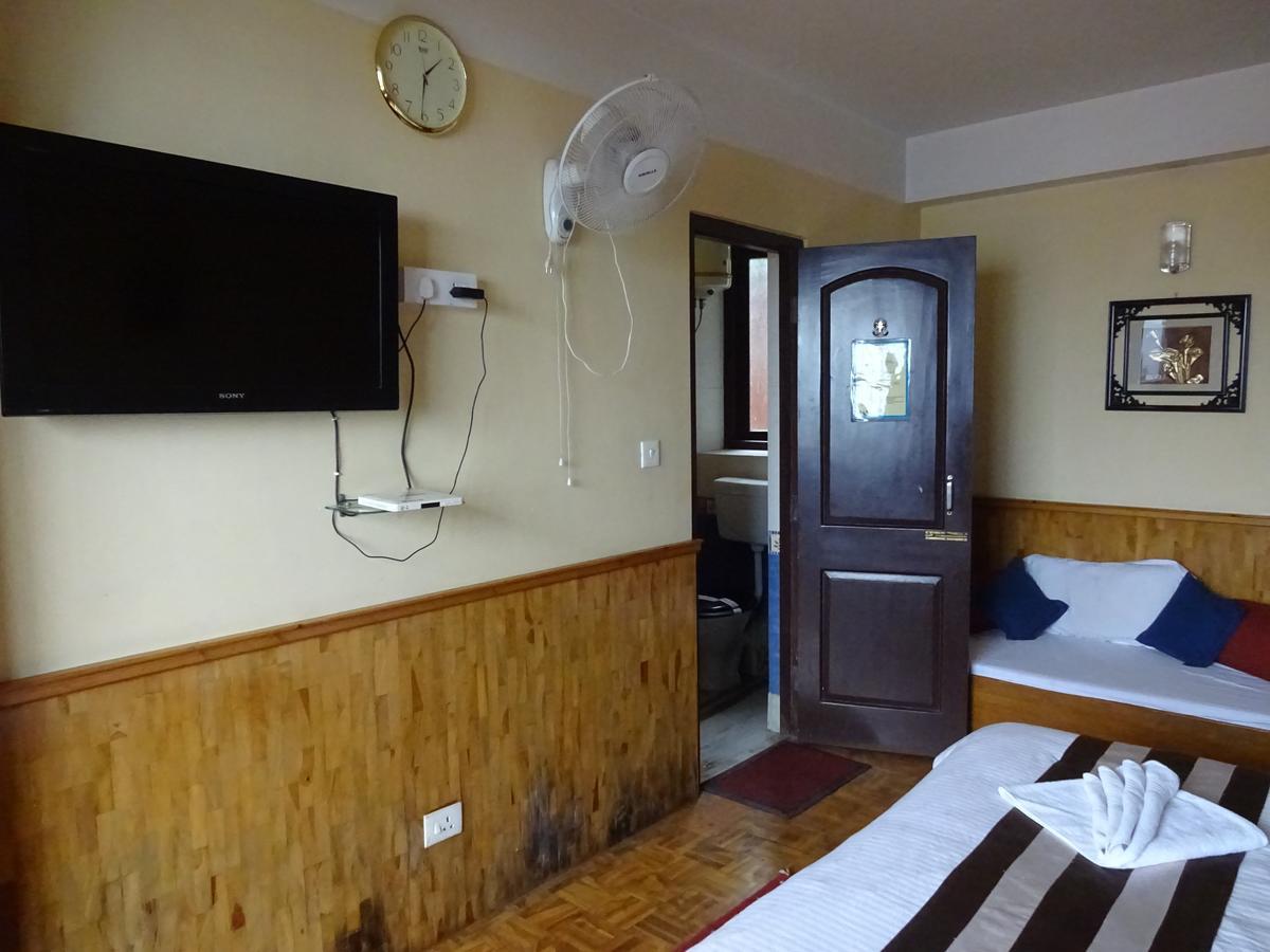 Jain Group Hotel Royal Residency Ґанґток Екстер'єр фото