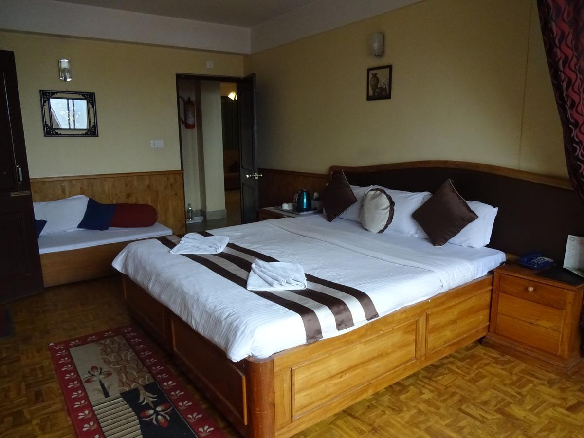 Jain Group Hotel Royal Residency Ґанґток Екстер'єр фото